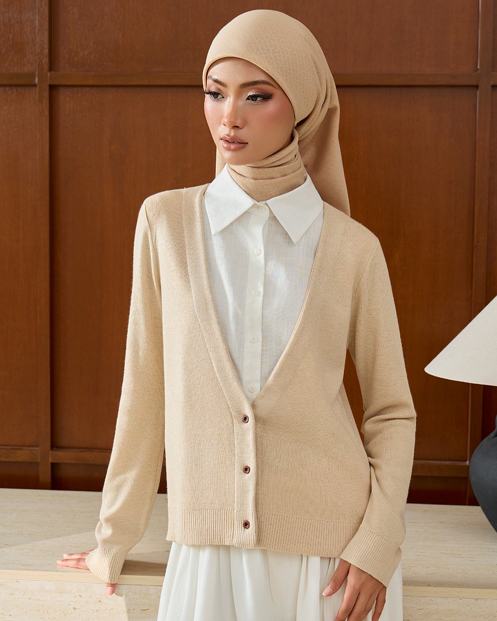 HA CLEO IN BEIGE