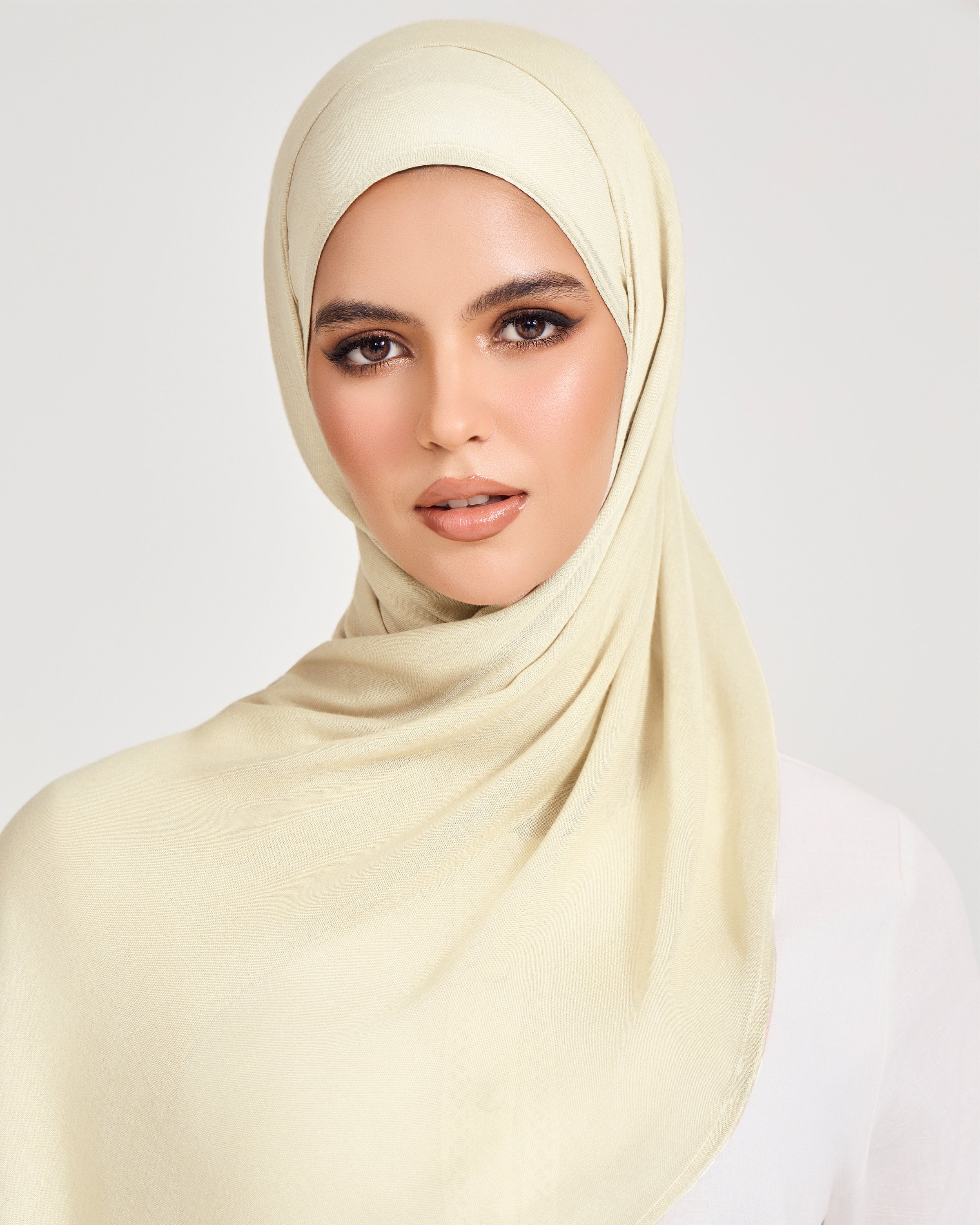 MODAL ESSENCE IN CAPPUCINO