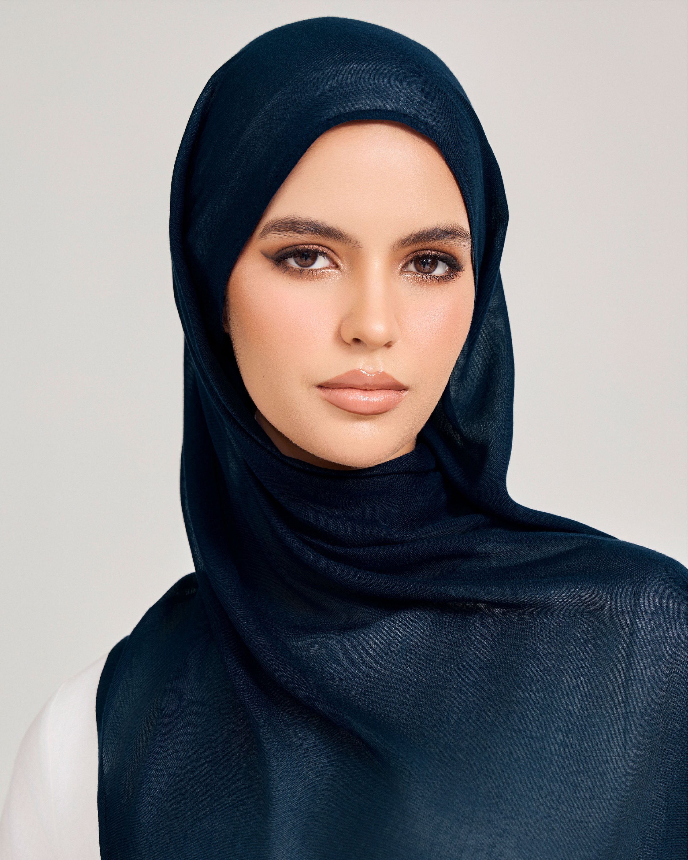 MODAL ESSENCE IN DEEP BLUE