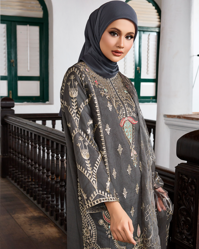 AASHVEE IN DARK GREY