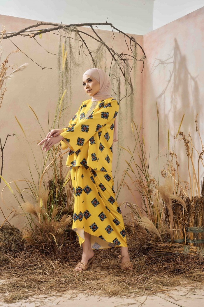 DARIKA IN HONEY YELLOW