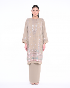 AMMARA IN LIGHT NUDE