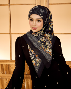 TENUN RAYA DILAN IN BLACK
