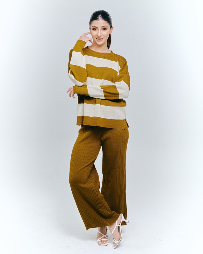 KATHY SET IN MUSTARD