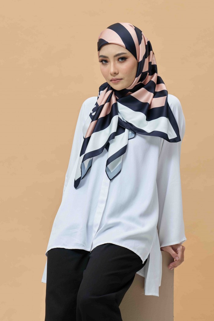 MONOGRAM SAND
