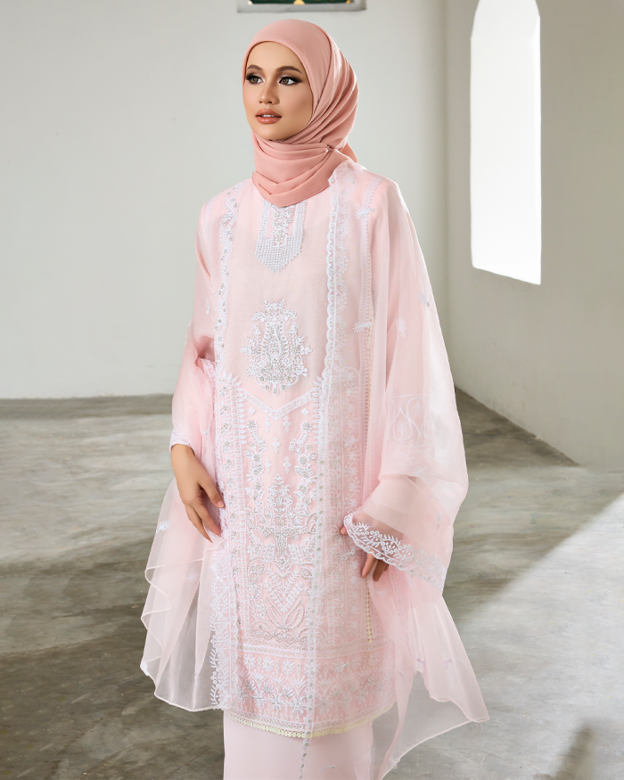 NISHA IN SOFT PINK