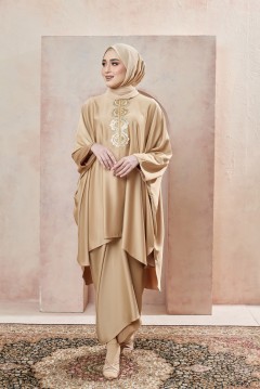 NUREEN IN CHAMPAGNE
