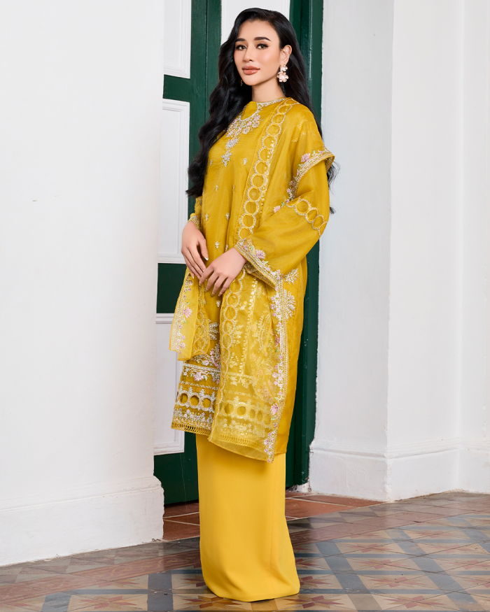 PRISHA IN YELLOW