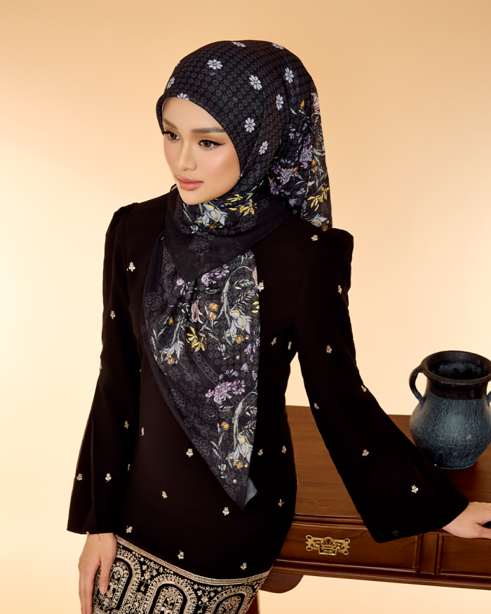TENUN RAYA RAISA IN BLACK