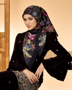 TENUN RAYA RINJANI IN BLACK