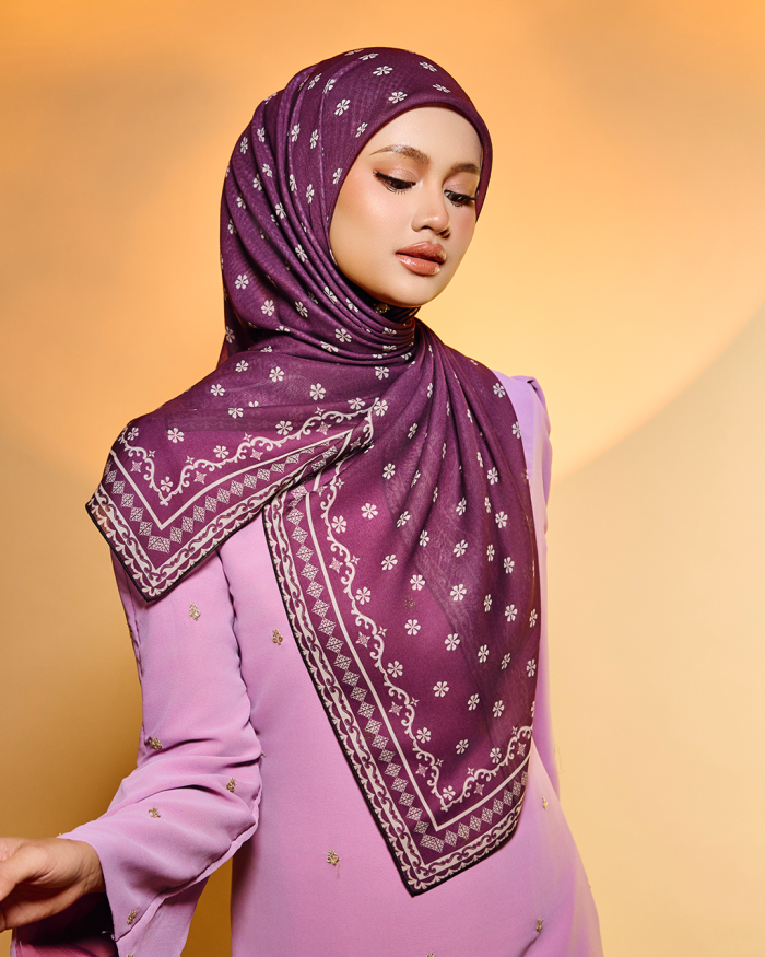TENUN RAYA SARI IN BURGUNDY