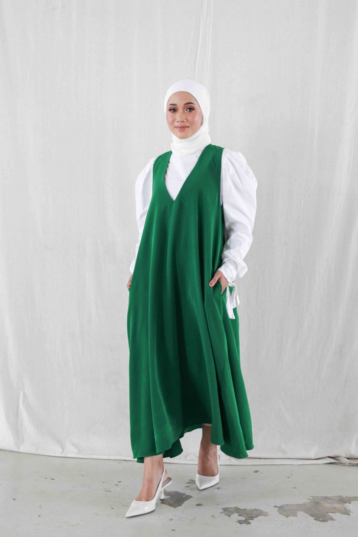 SHELY DRESS IN EMERALD GREEN