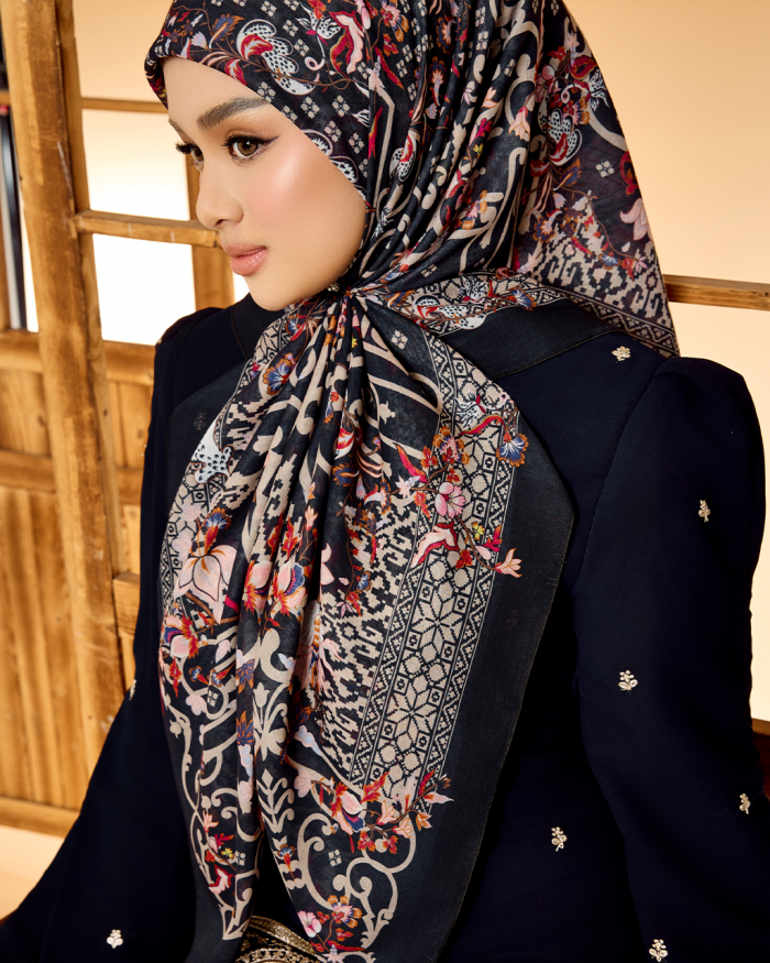 TENUN RAYA WULAN IN POSH BLUE