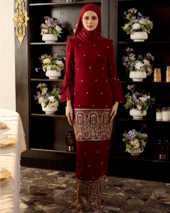 DEFECT EYANA IN RED CHILI