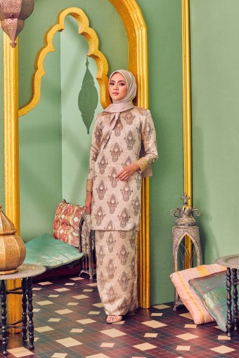 ROSHMITHA IN CHAMPAGNE