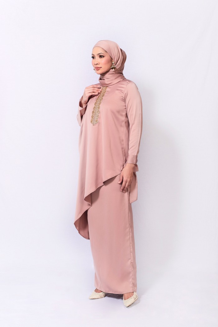 SP RAYA IN LEELA KAFTAN (PEACH NUDE)