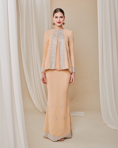 SHWETA IN CREAM
