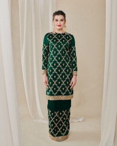 ANJANA SAREE KURUNG IN EMERALD GREEN