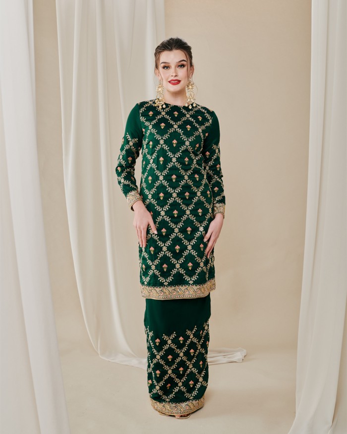 ANJANA SAREE KURUNG IN EMERALD GREEN