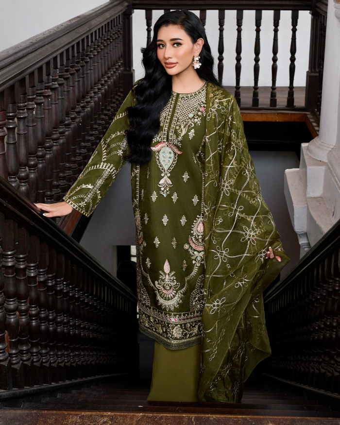 AASHVEE IN OLIVE GREEN