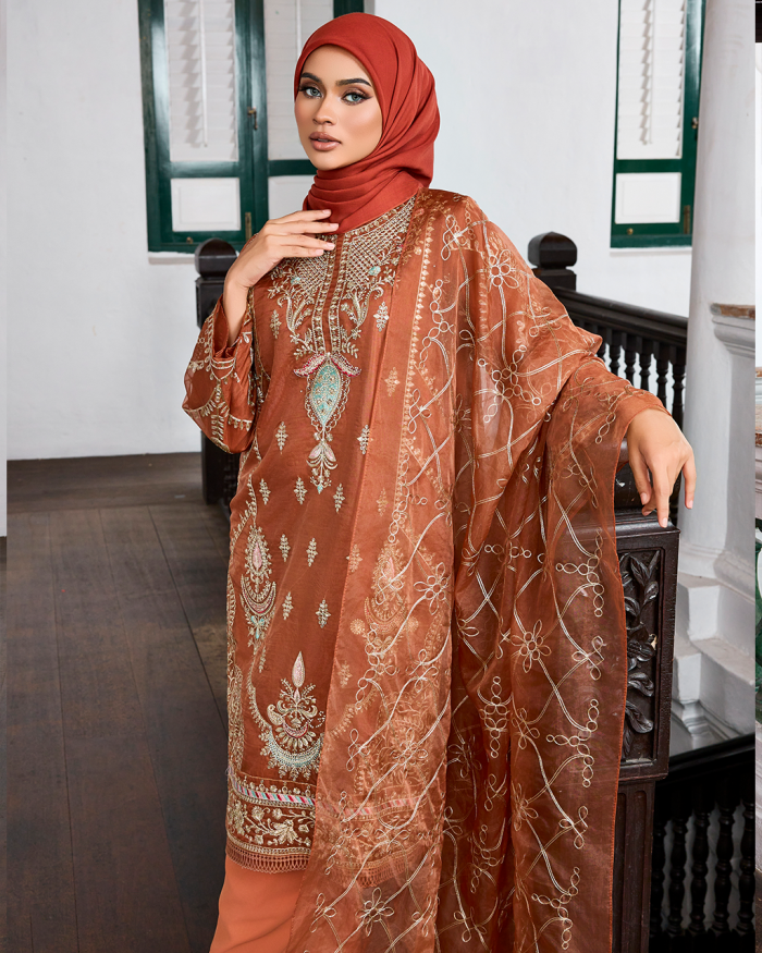 AASHVEE IN TERRACOTTA