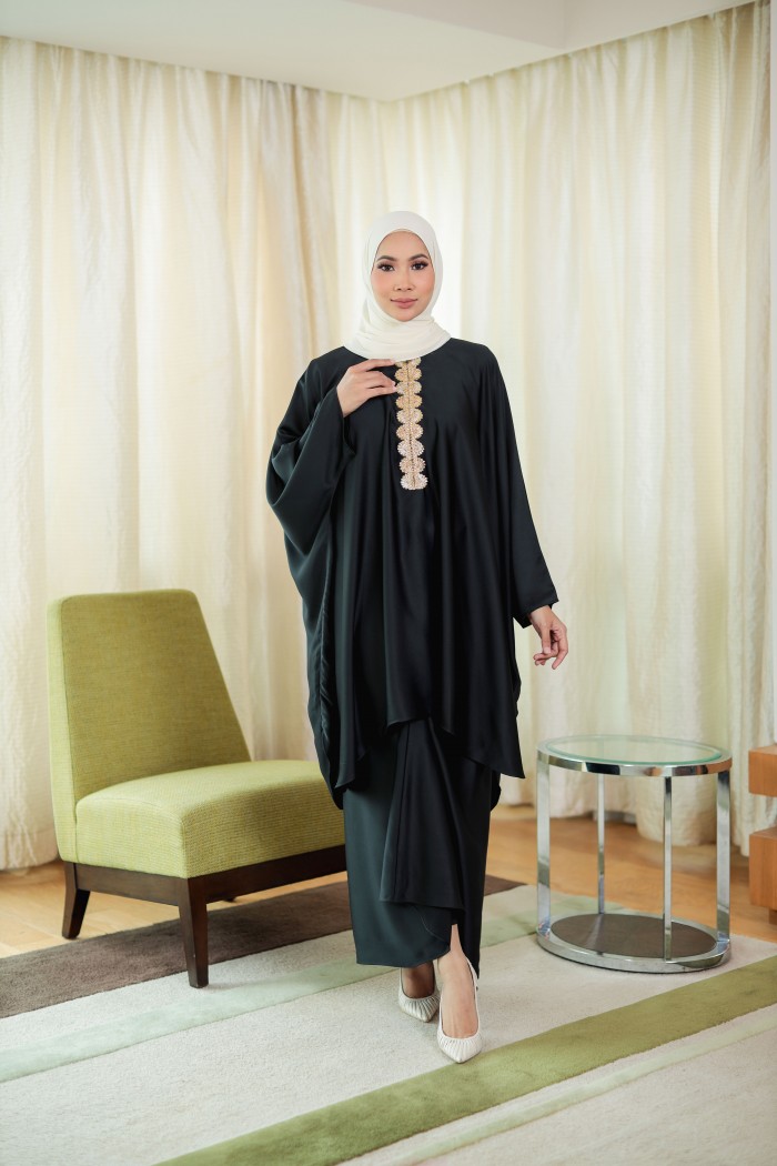 ANSHIKA CAFTAN IN BLACK