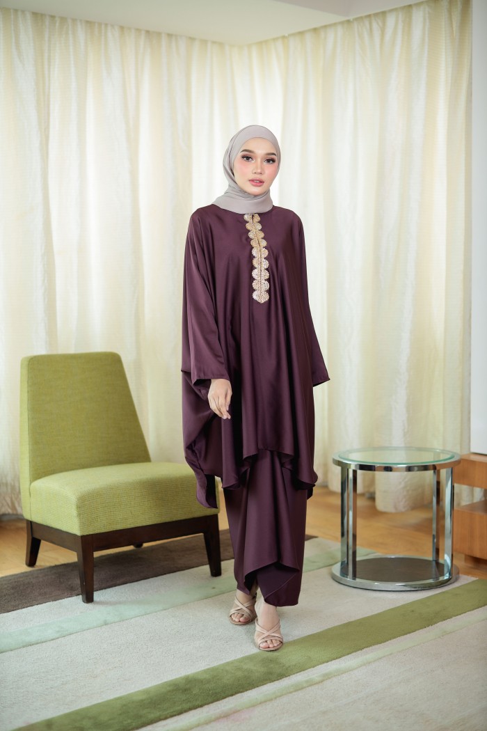 ANSHIKA CAFTAN IN DEEP PURPLE