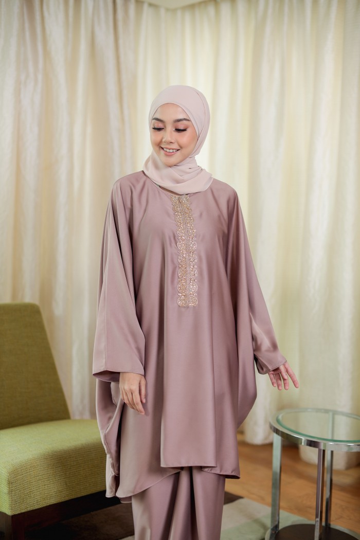 ANSHIKA CAFTAN IN NUDE