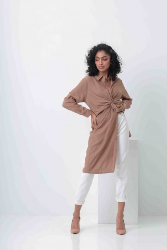 AURA IN BROWN