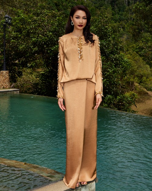 CORRINE IN COPPER BROWN