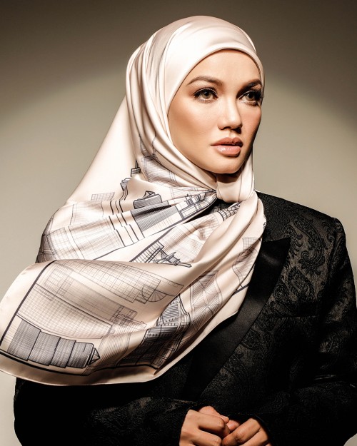 DIRGAHAYU IN PENCAKAR LANGIT CREAM BLUE