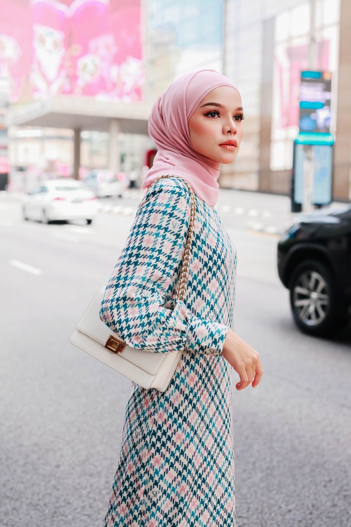 DARBY DRESS IN BLUE PINK