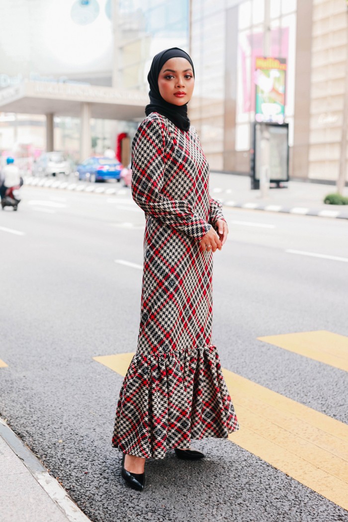 DARBY DRESS IN RED BLACK