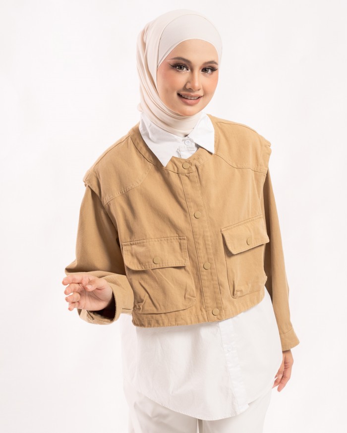 ELVA IN KHAKI