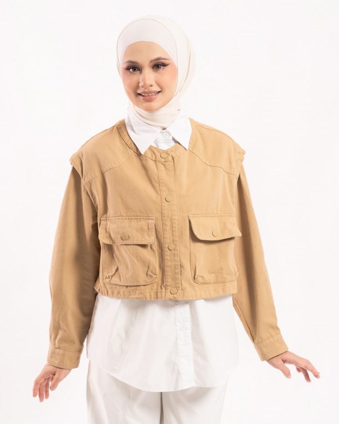 ELVA IN KHAKI