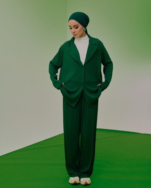 STELLA SET WEAR IN EMERALD GREEN