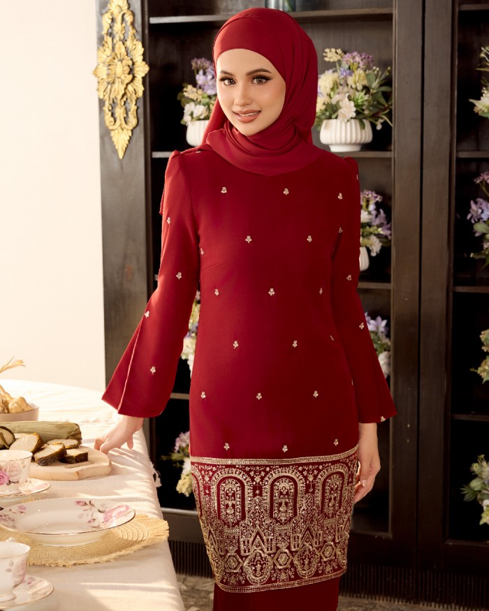 DEFECT EYANA IN RED CHILI
