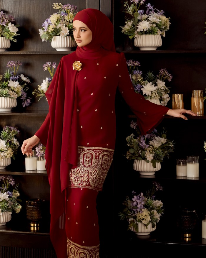 DEFECT EYANA IN RED CHILI