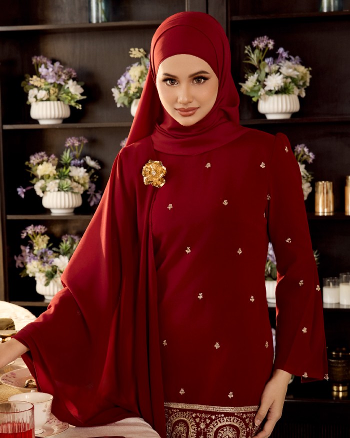 DEFECT EYANA IN RED CHILI