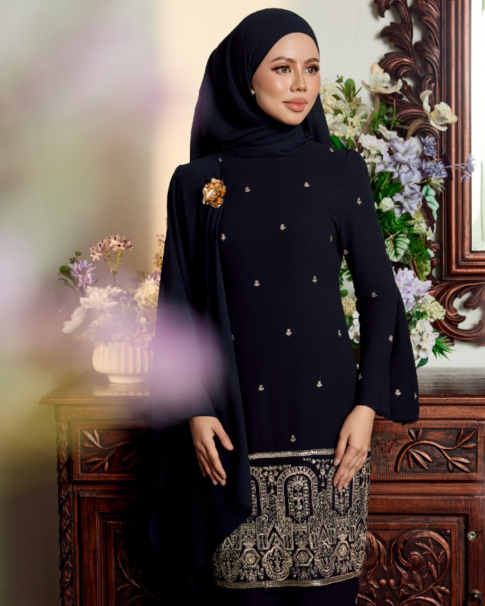 DEFECT EYANA IN DARK BLUE