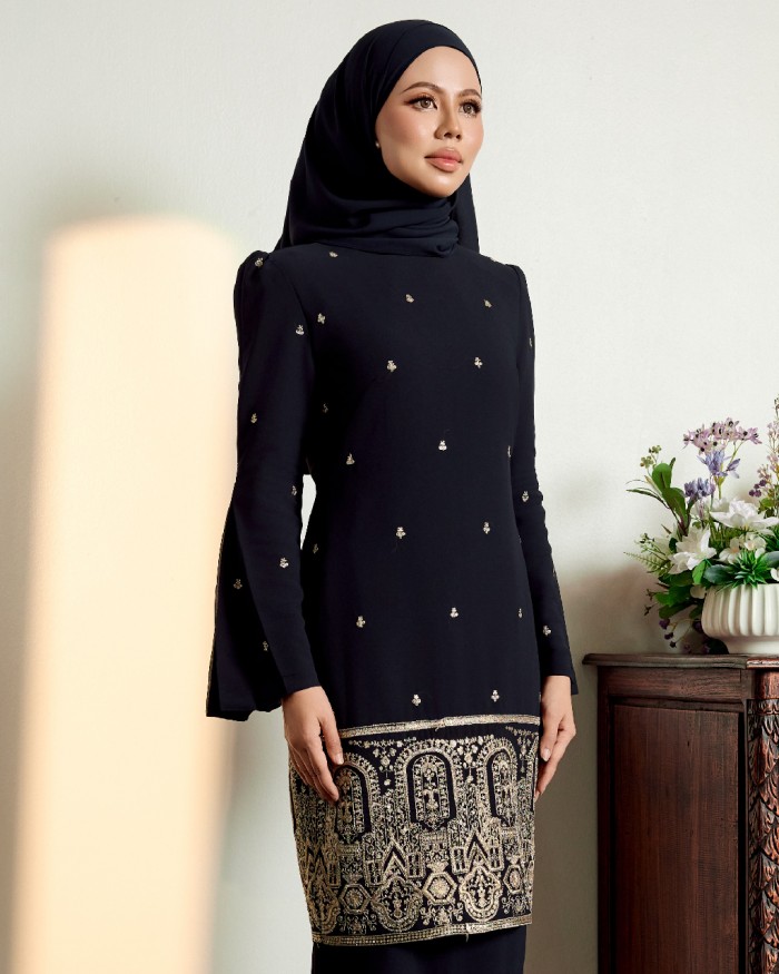 DEFECT EYANA IN DARK BLUE