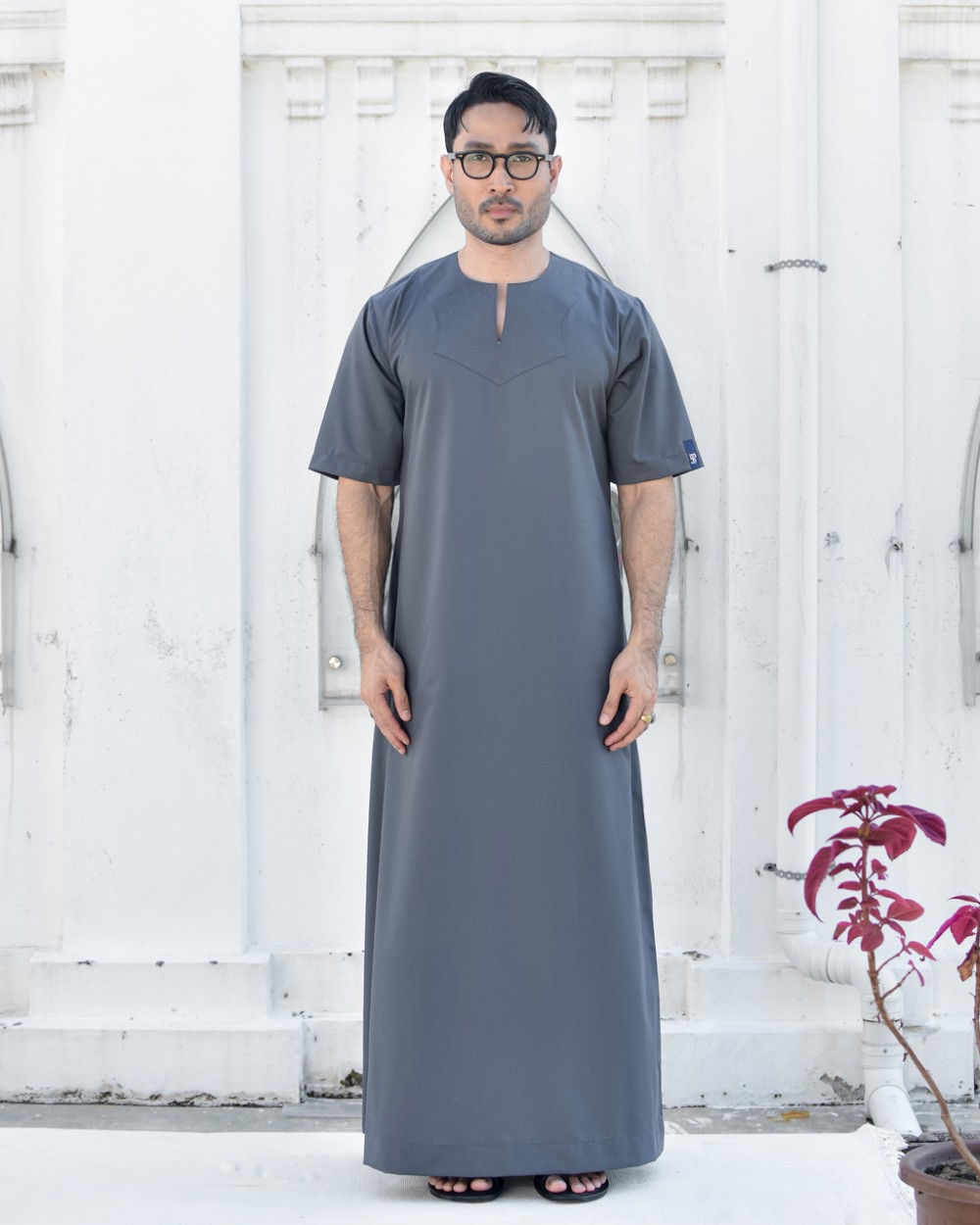 JUBAH QALEEFA IN GREY