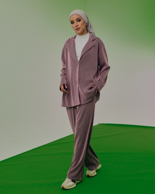 STELLA SET WEAR IN LIGHT PURPLE