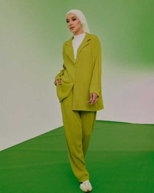 STELLA SET WEAR IN LIME GREEN