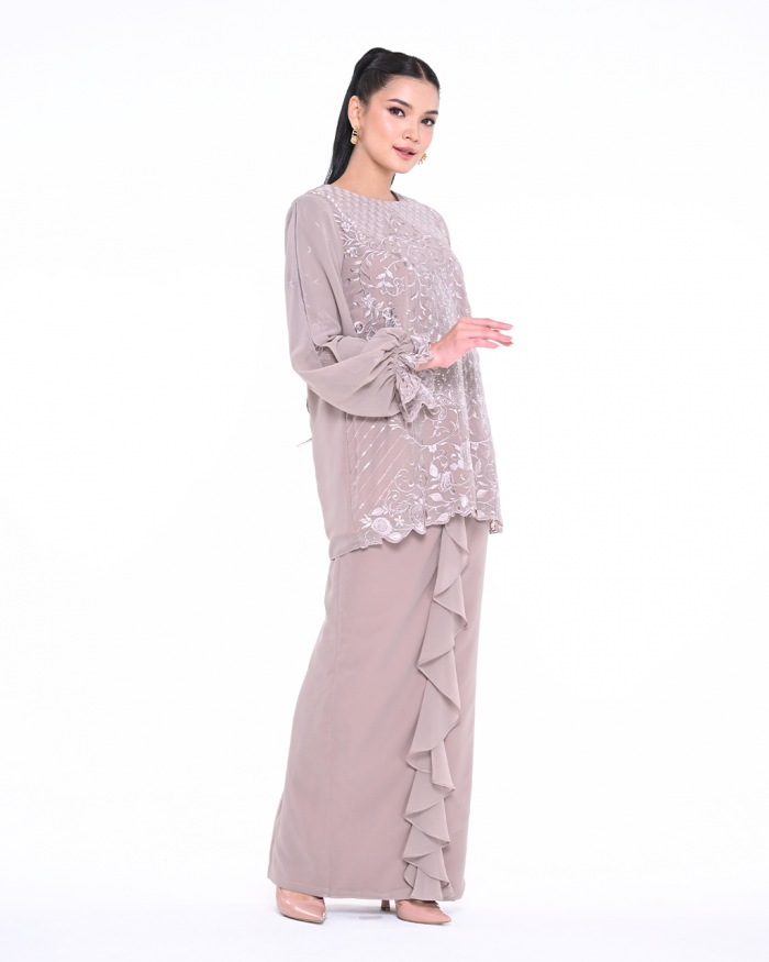 DEFECT RACHHA IN BROWN GREY