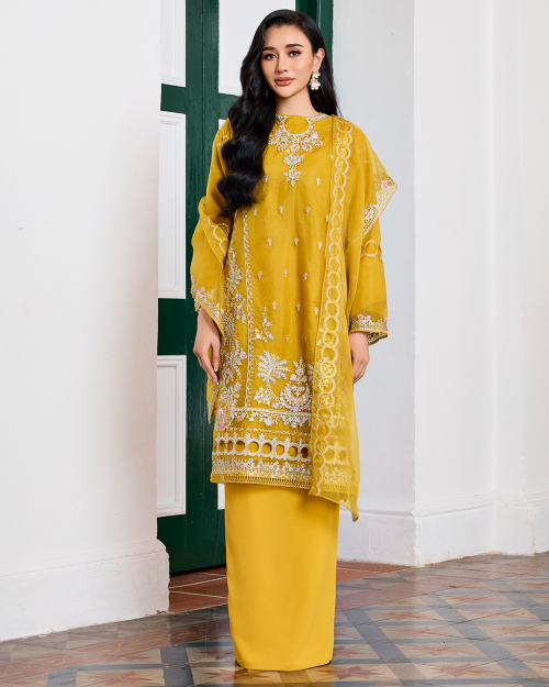 DEFECT PRISHA IN YELLOW