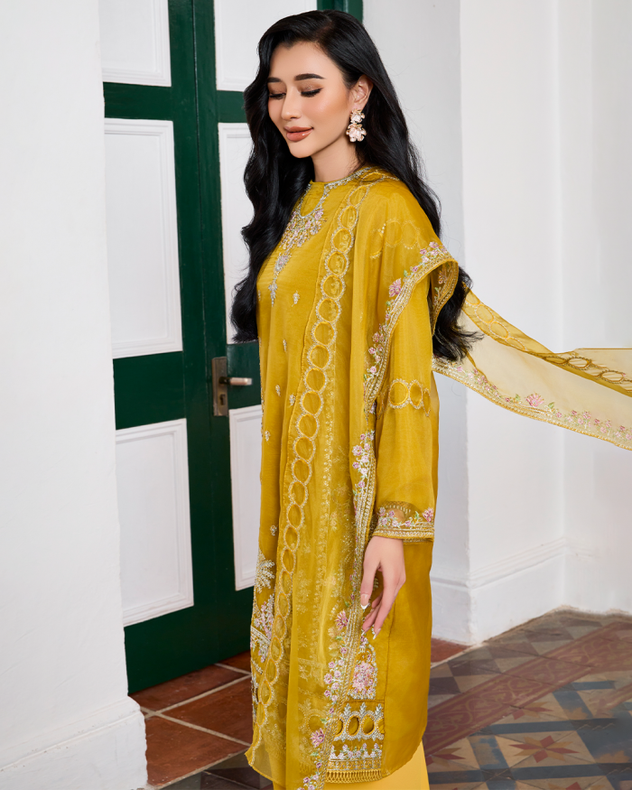 PRISHA IN YELLOW