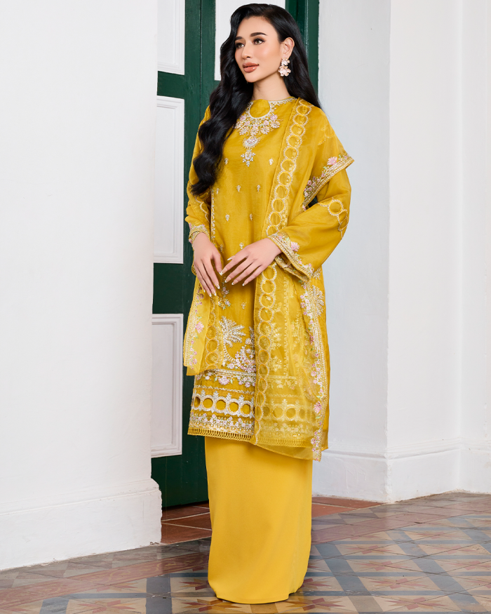 PRISHA IN YELLOW