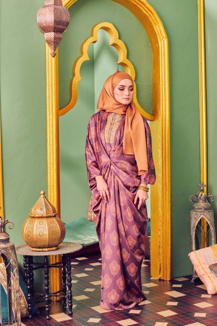 CS PRIYADAR CAFTAN IN PLUM PURPLE