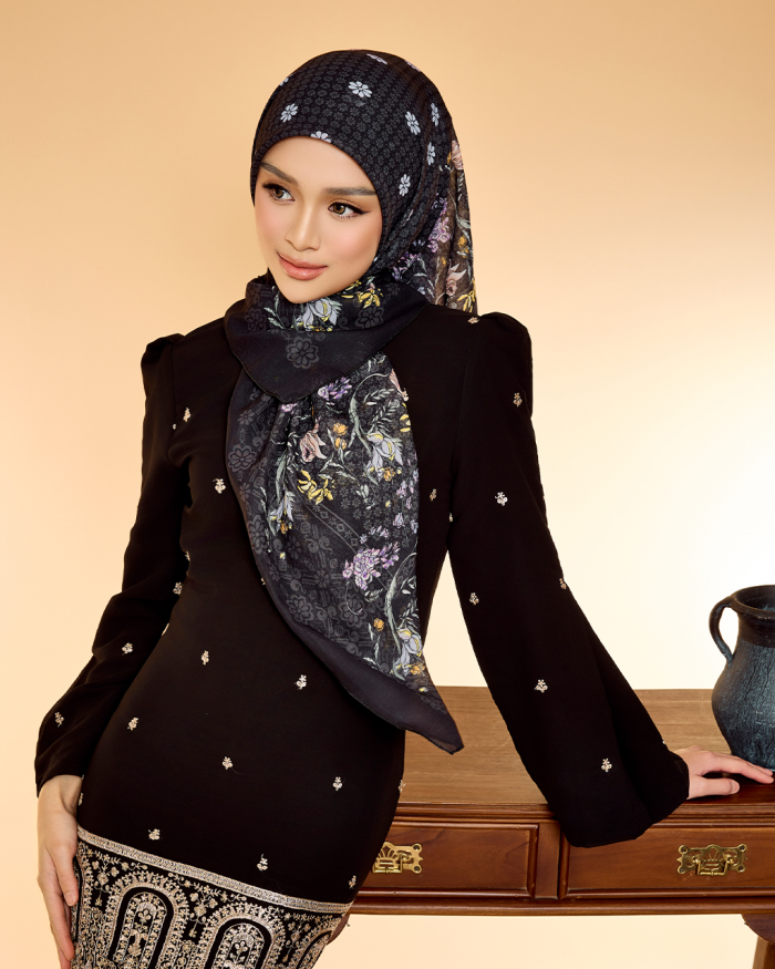 TENUN RAYA RAISA IN BLACK